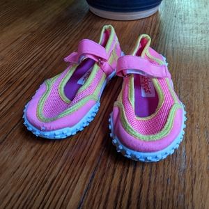 Kidgets water shoes